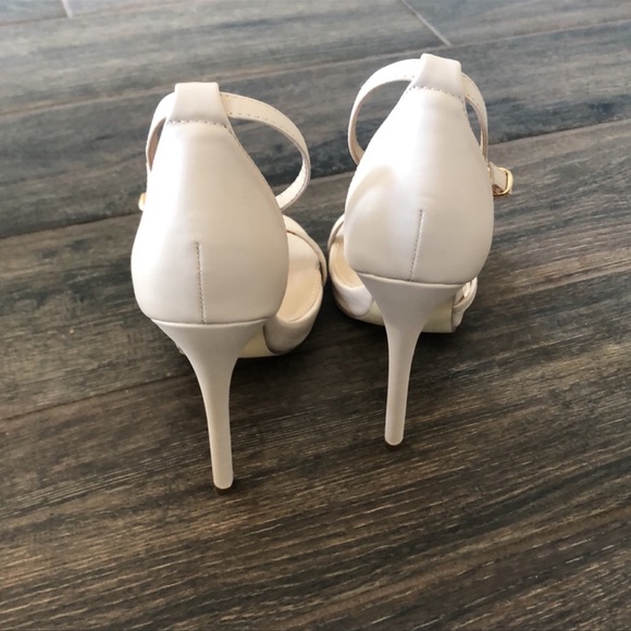 JustFab high heel shoes - Picture 2 of 4